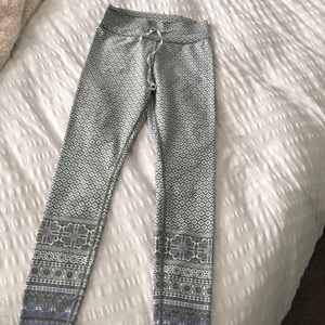 Sarah’s Day x White Fox Boutique leggings
